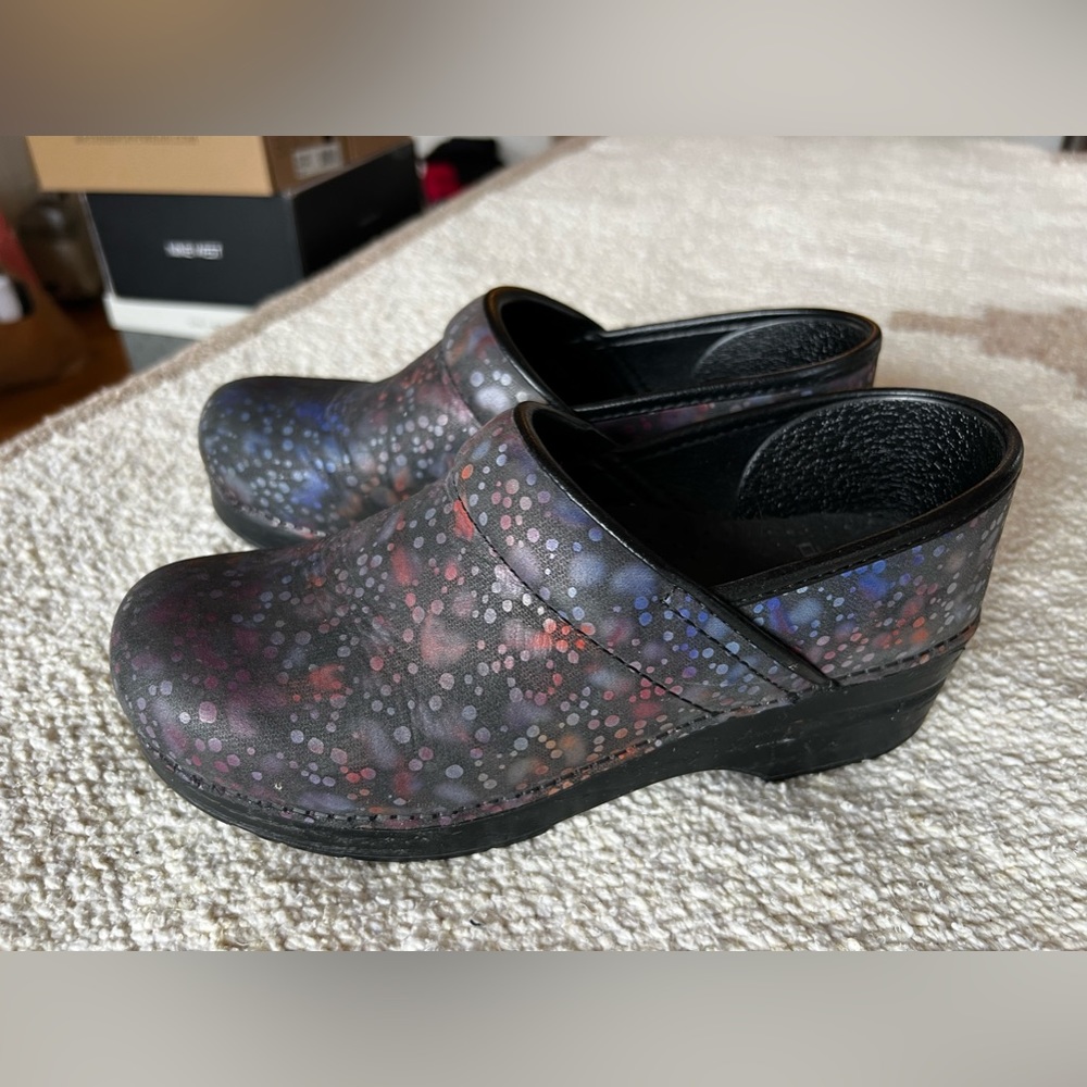 Dansko clogs in Size 38